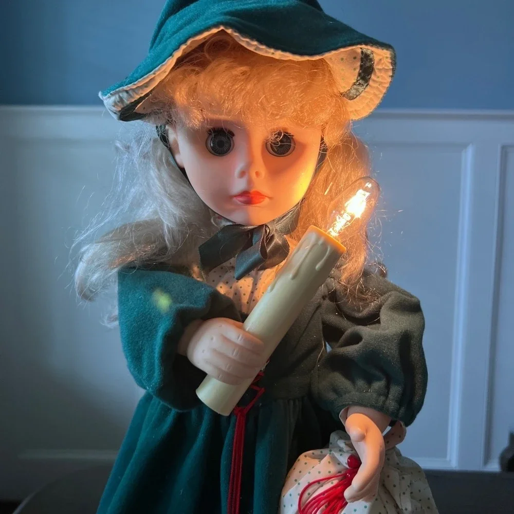 Vintage Christmas Caroler‎ Girl Animated Motionette Lighted Candle 24